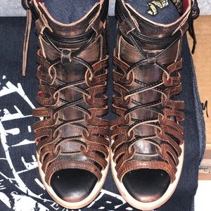 Freebird Shoes Wazee size 7 in cognac